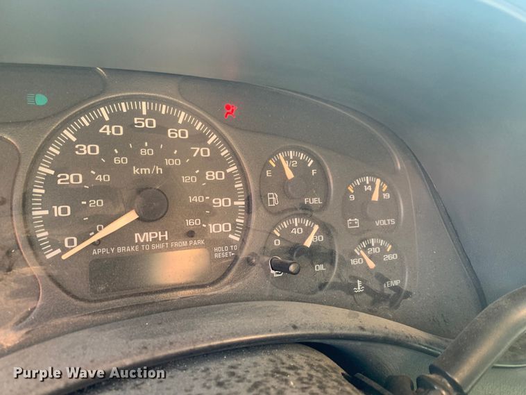 image for item LI9116 2002 GMC Sierra 3500  tow truck