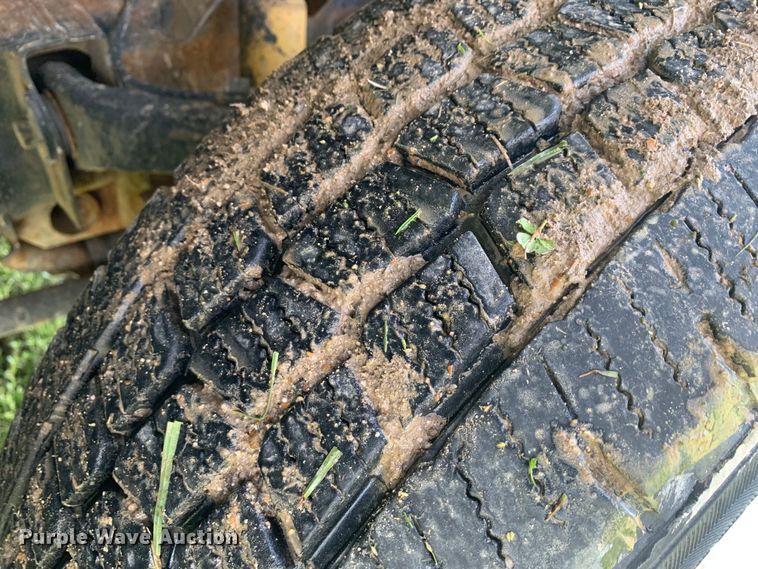 image for item LI9116 2002 GMC Sierra 3500  tow truck