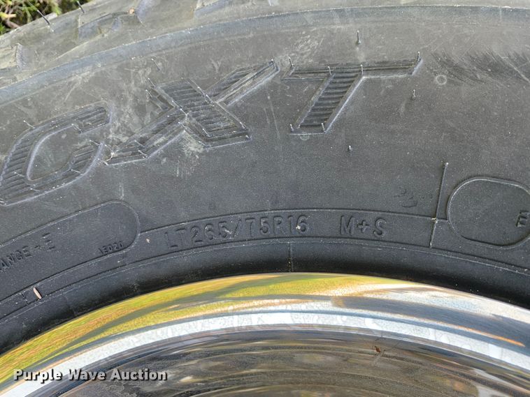 image for item LI9116 2002 GMC Sierra 3500  tow truck