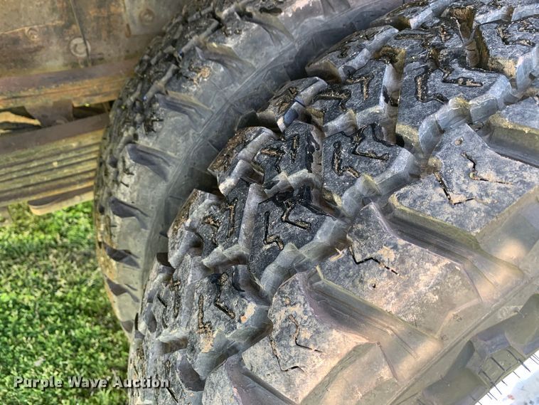 image for item LI9116 2002 GMC Sierra 3500  tow truck