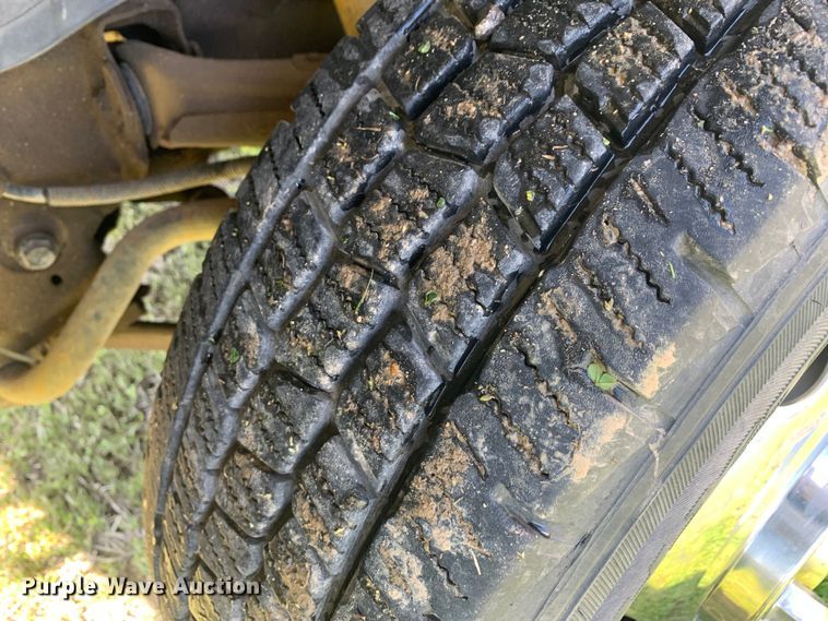 image for item LI9116 2002 GMC Sierra 3500  tow truck