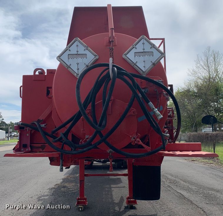 image for item LI9134 2009 Tiger Manufacturing  gel slurry tank trailer