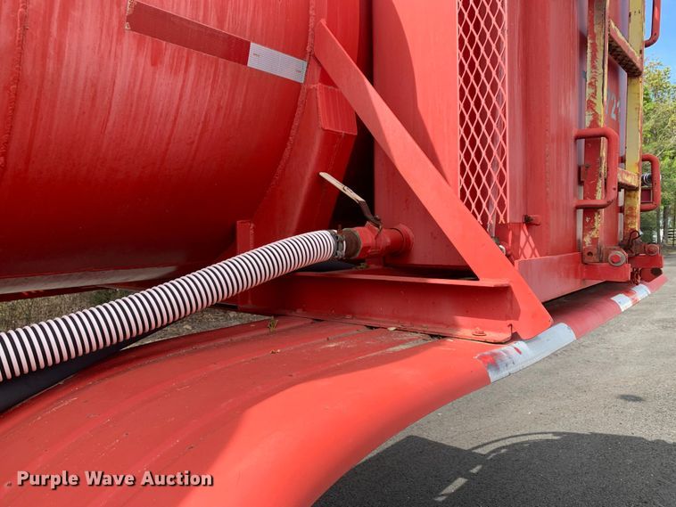 image for item LI9134 2009 Tiger Manufacturing  gel slurry tank trailer