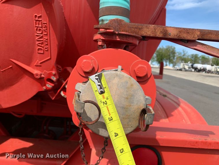 image for item LI9134 2009 Tiger Manufacturing  gel slurry tank trailer