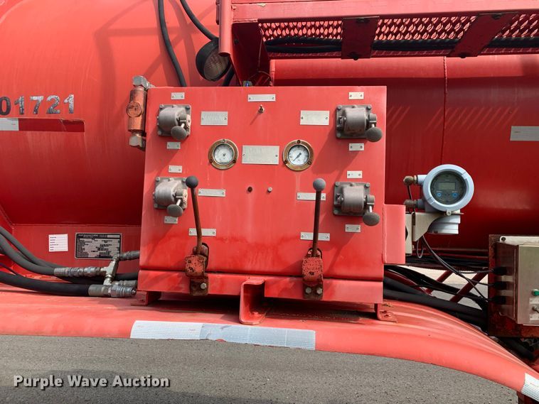 image for item LI9134 2009 Tiger Manufacturing  gel slurry tank trailer