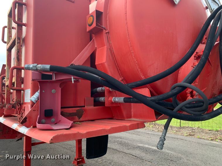 image for item LI9134 2009 Tiger Manufacturing  gel slurry tank trailer