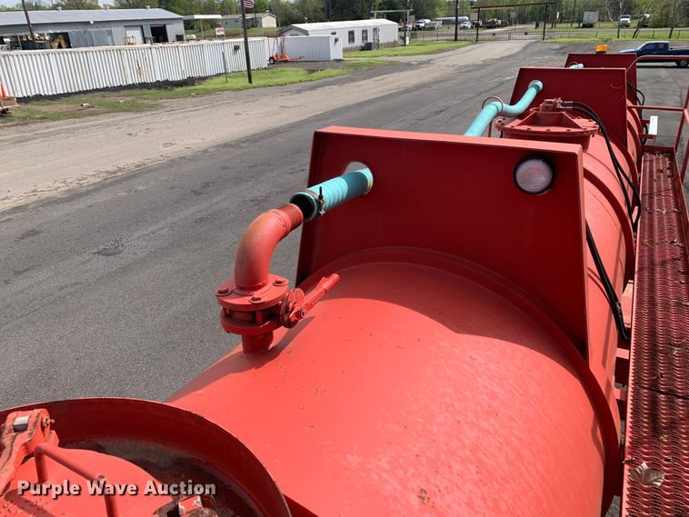 image for item LI9134 2009 Tiger Manufacturing  gel slurry tank trailer