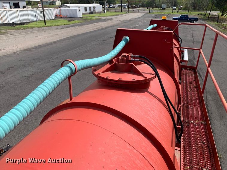 image for item LI9134 2009 Tiger Manufacturing  gel slurry tank trailer