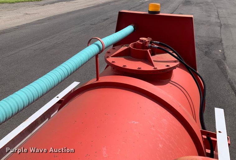 image for item LI9134 2009 Tiger Manufacturing  gel slurry tank trailer