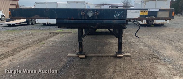image for item LI9155 1997 Fruehauf PBFL-NF2S-45N  flatbed trailer