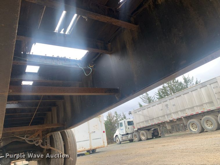 image for item LI9155 1997 Fruehauf PBFL-NF2S-45N  flatbed trailer