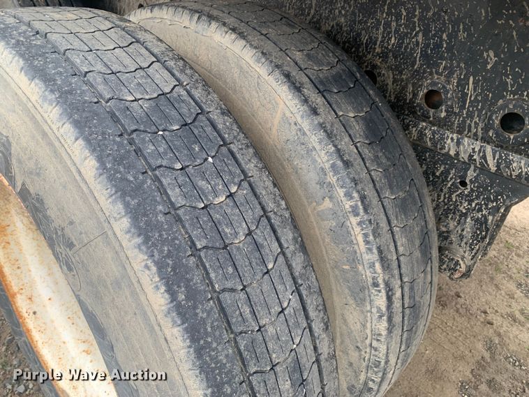 image for item LI9155 1997 Fruehauf PBFL-NF2S-45N  flatbed trailer