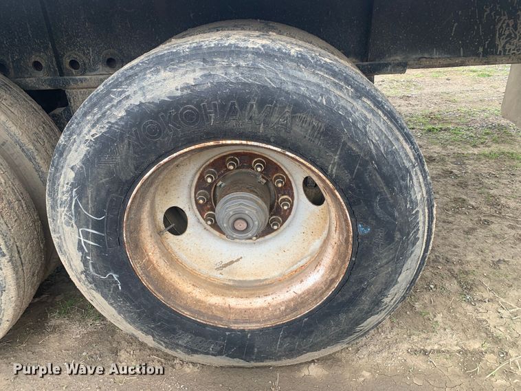 image for item LI9155 1997 Fruehauf PBFL-NF2S-45N  flatbed trailer