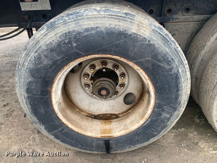 image for item LI9155 1997 Fruehauf PBFL-NF2S-45N  flatbed trailer