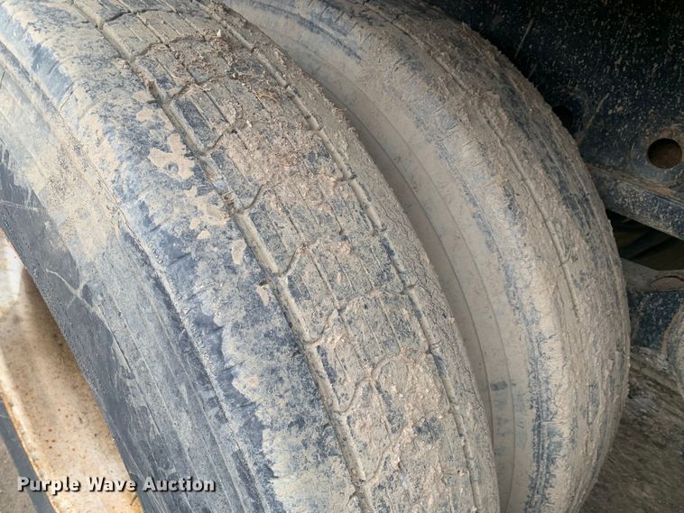 image for item LI9155 1997 Fruehauf PBFL-NF2S-45N  flatbed trailer