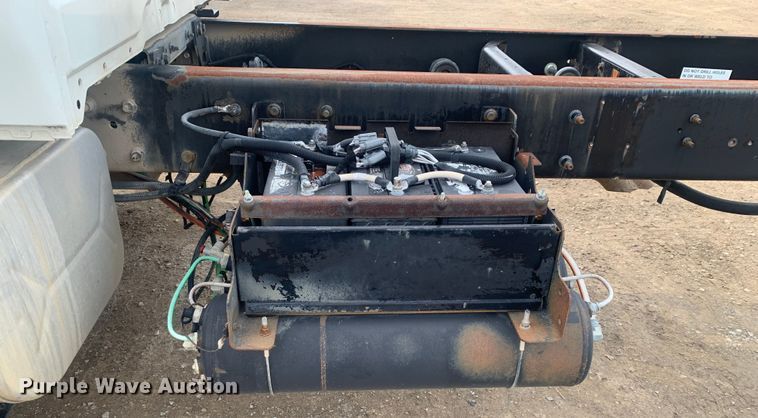 image for item LI9156 2011 International DuraStar 4300  truck cab and chassis