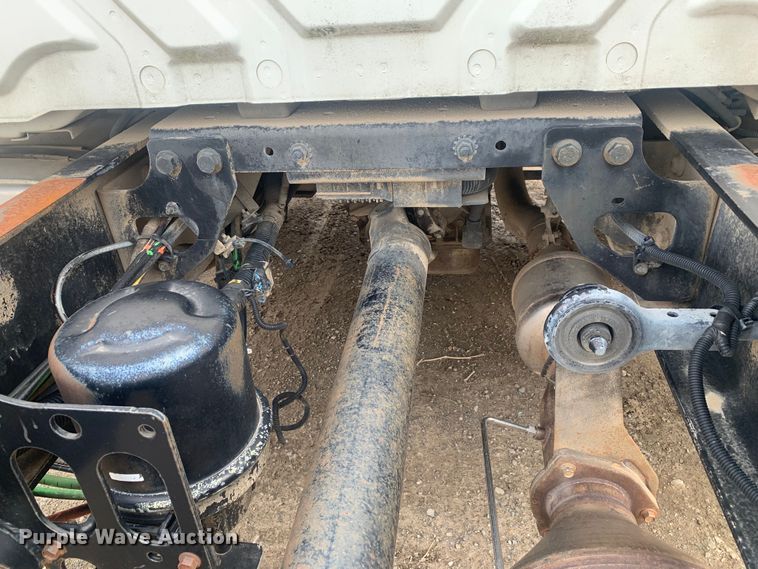 image for item LI9156 2011 International DuraStar 4300  truck cab and chassis