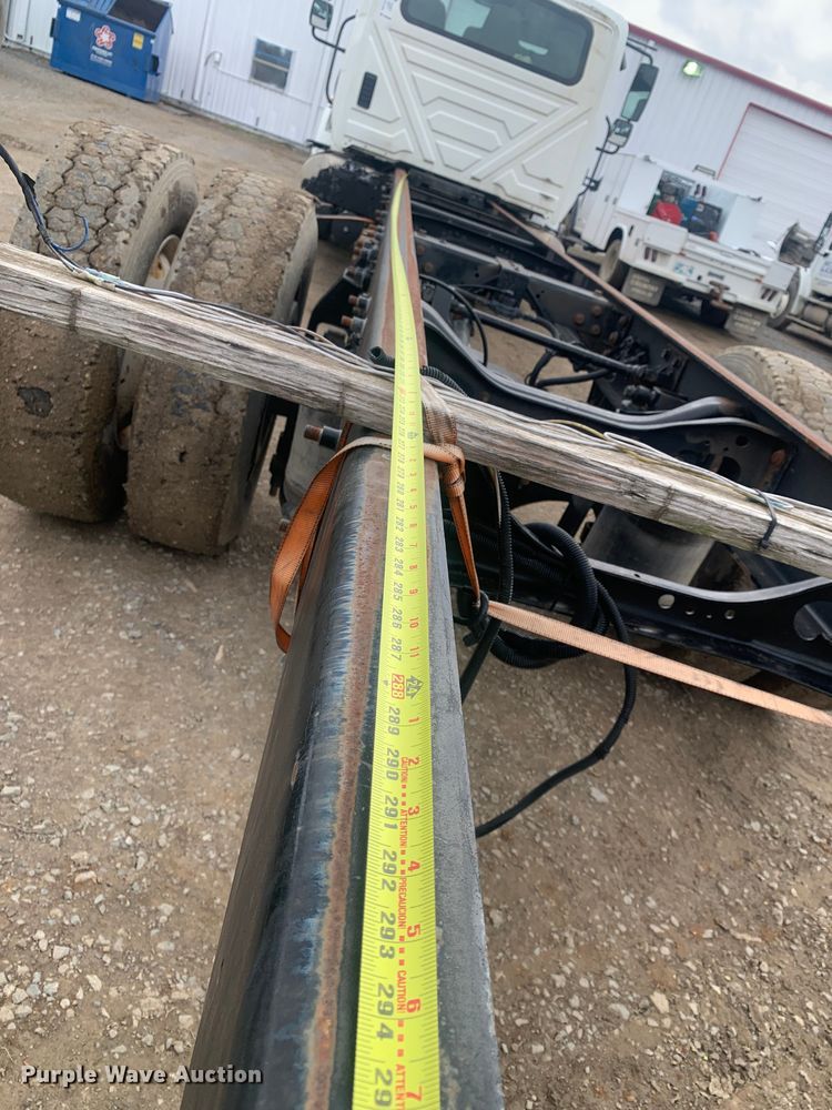 image for item LI9156 2011 International DuraStar 4300  truck cab and chassis