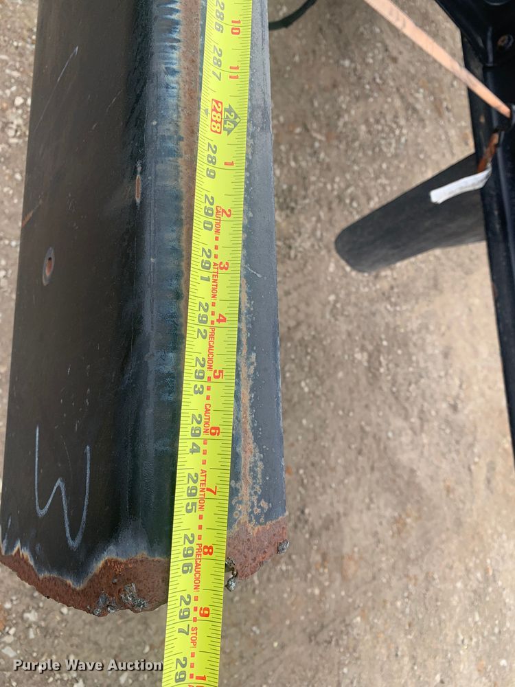 image for item LI9156 2011 International DuraStar 4300  truck cab and chassis