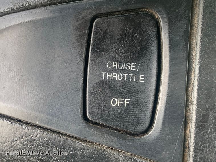 image for item LI9156 2011 International DuraStar 4300  truck cab and chassis