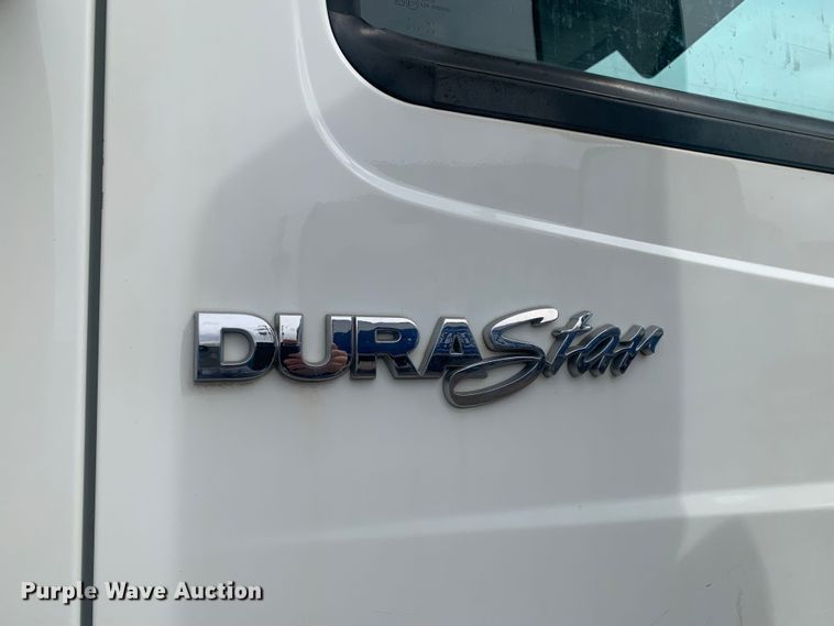 image for item LI9156 2011 International DuraStar 4300  truck cab and chassis