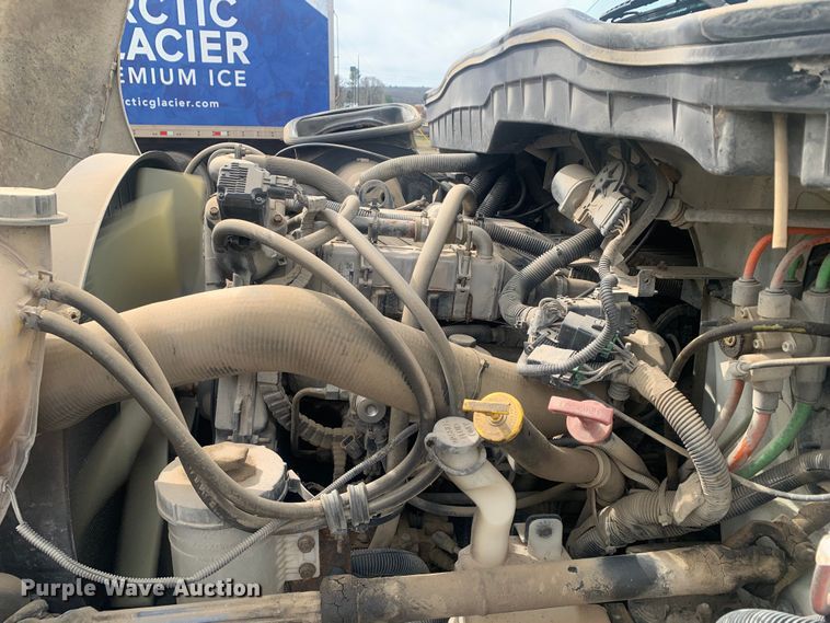 image for item LI9156 2011 International DuraStar 4300  truck cab and chassis