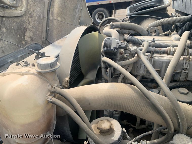 image for item LI9156 2011 International DuraStar 4300  truck cab and chassis