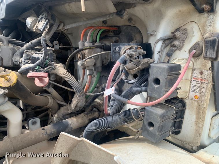 image for item LI9156 2011 International DuraStar 4300  truck cab and chassis