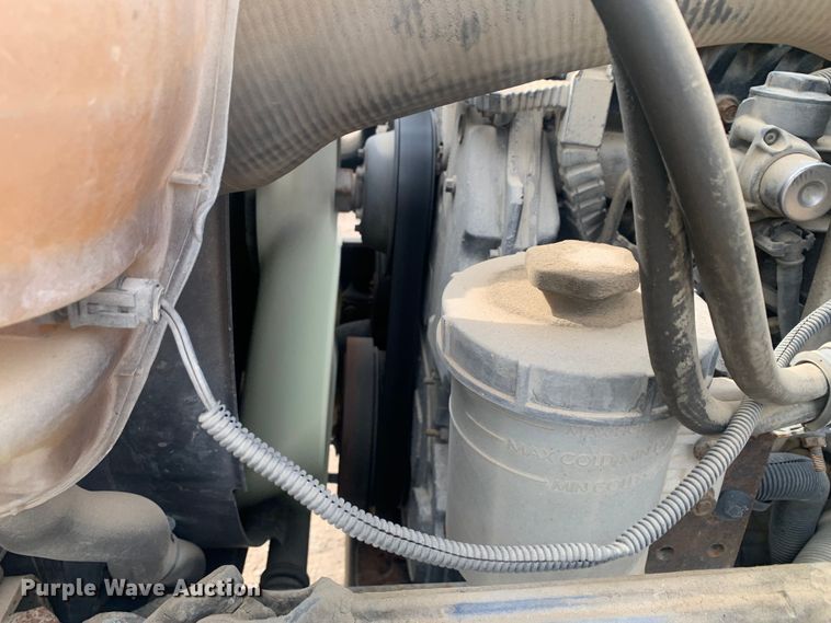 image for item LI9156 2011 International DuraStar 4300  truck cab and chassis