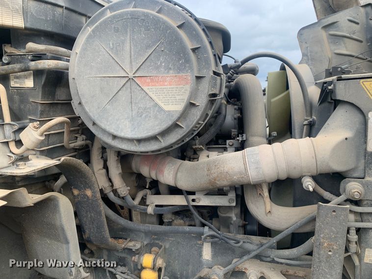 image for item LI9156 2011 International DuraStar 4300  truck cab and chassis