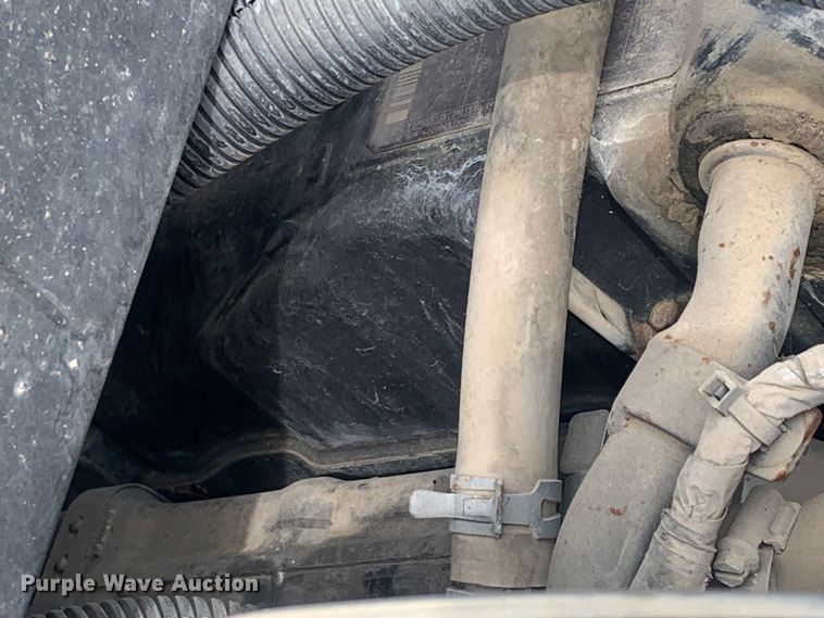 image for item LI9156 2011 International DuraStar 4300  truck cab and chassis