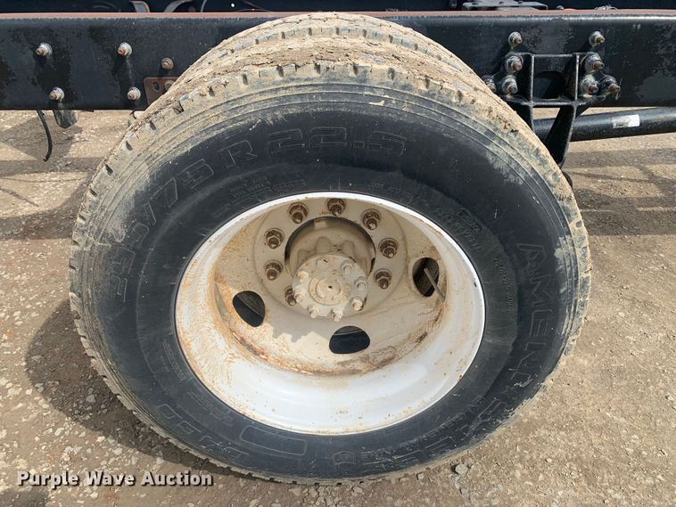 image for item LI9156 2011 International DuraStar 4300  truck cab and chassis