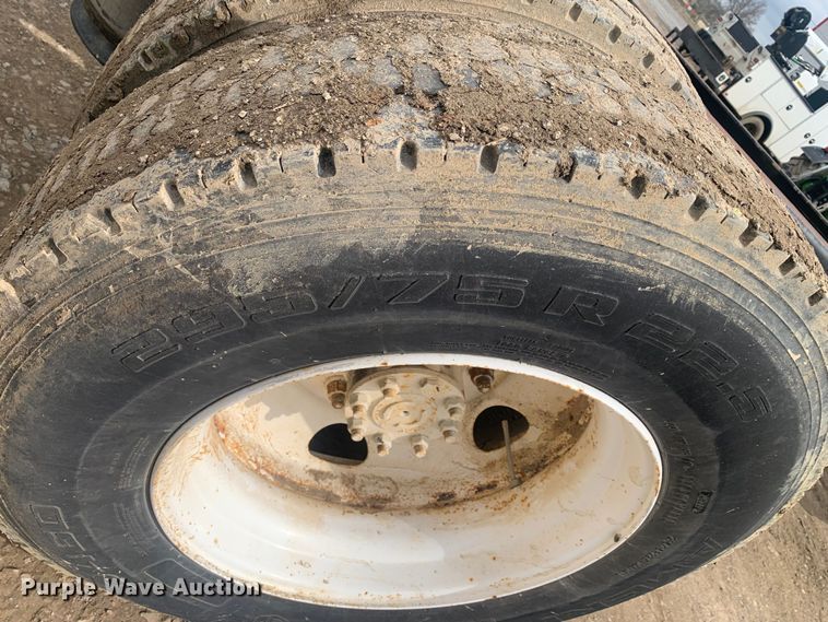 image for item LI9156 2011 International DuraStar 4300  truck cab and chassis