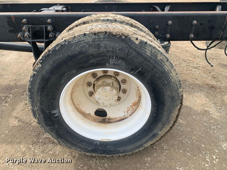 image for item LI9156 2011 International DuraStar 4300  truck cab and chassis