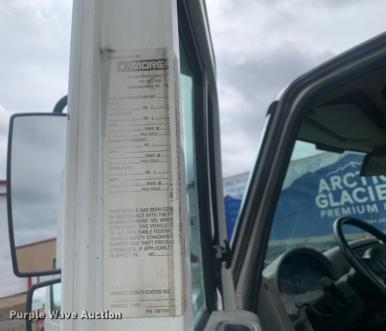 image for item LI9156 2011 International DuraStar 4300  truck cab and chassis