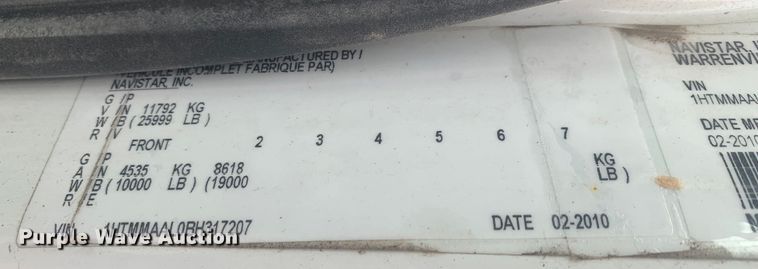 image for item LI9156 2011 International DuraStar 4300  truck cab and chassis