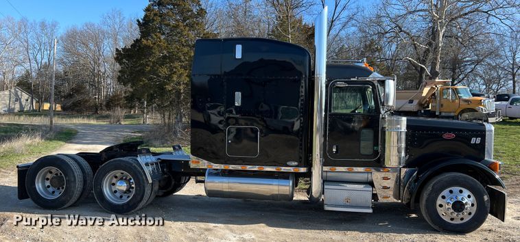 image for item LI9546 2006 Peterbilt 379  semi truck