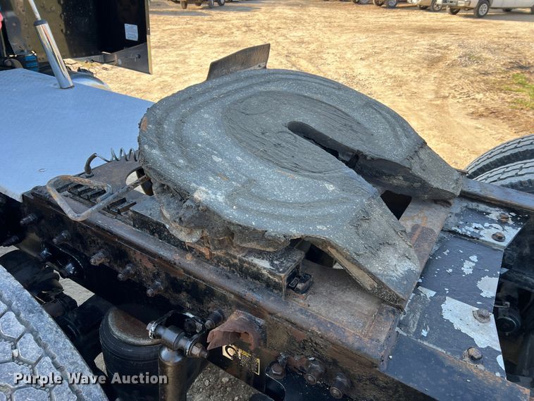 image for item LI9546 2006 Peterbilt 379  semi truck