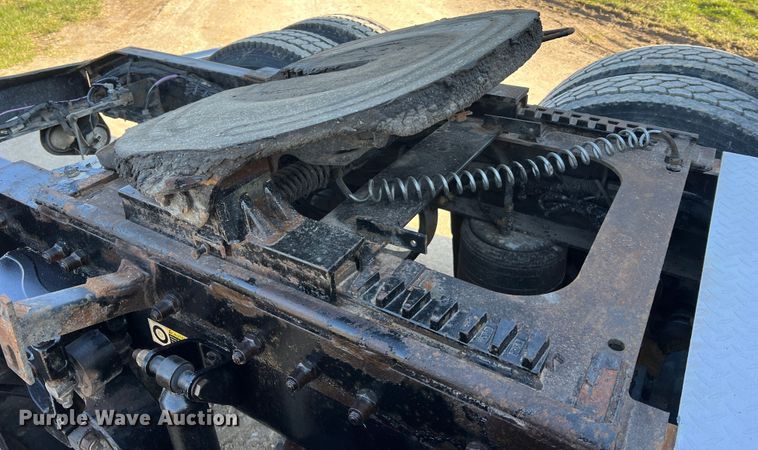 image for item LI9546 2006 Peterbilt 379  semi truck