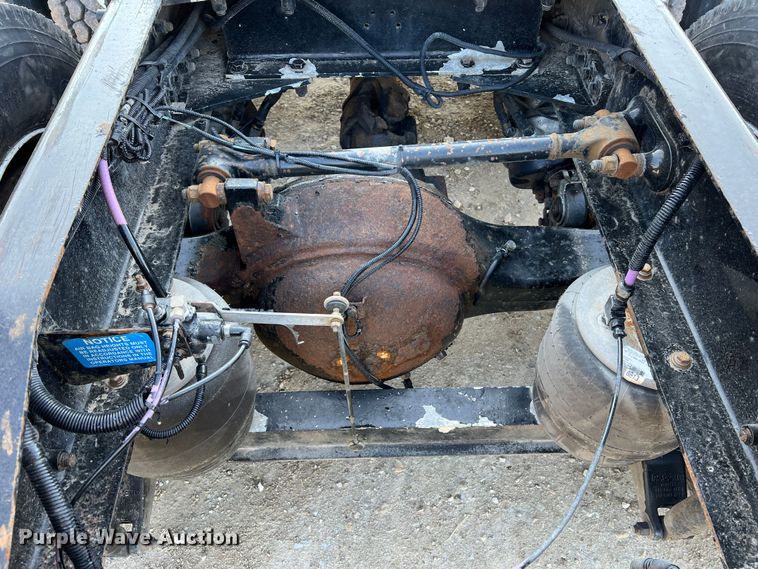 image for item LI9546 2006 Peterbilt 379  semi truck