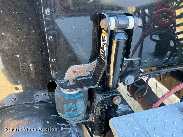 image for item LI9546 2006 Peterbilt 379  semi truck