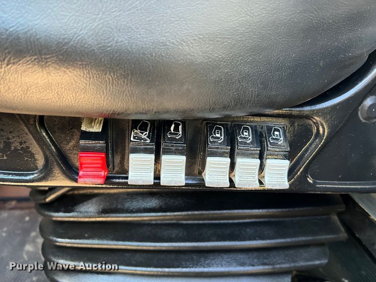 image for item LI9546 2006 Peterbilt 379  semi truck