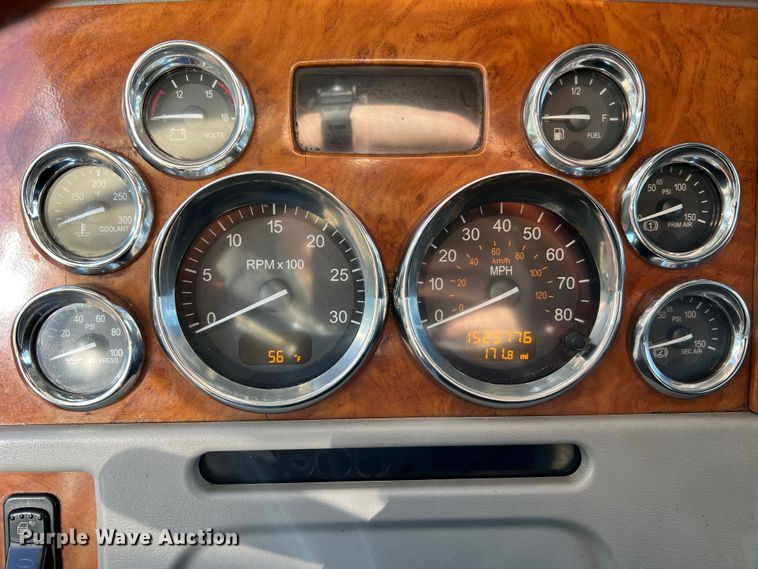 image for item LI9546 2006 Peterbilt 379  semi truck