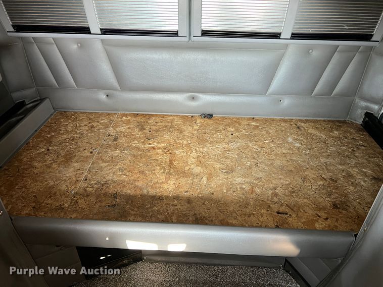 image for item LI9546 2006 Peterbilt 379  semi truck