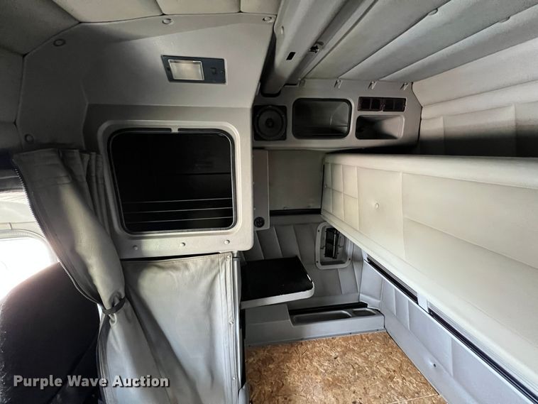 image for item LI9546 2006 Peterbilt 379  semi truck