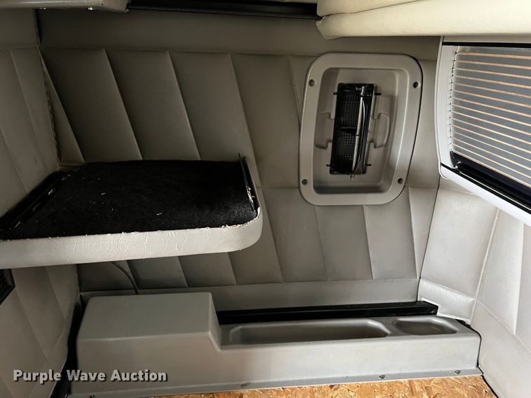 image for item LI9546 2006 Peterbilt 379  semi truck