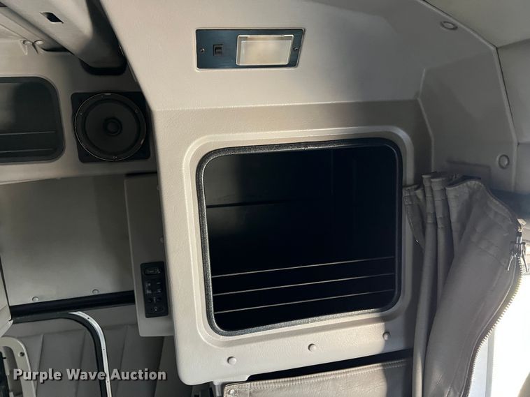 image for item LI9546 2006 Peterbilt 379  semi truck