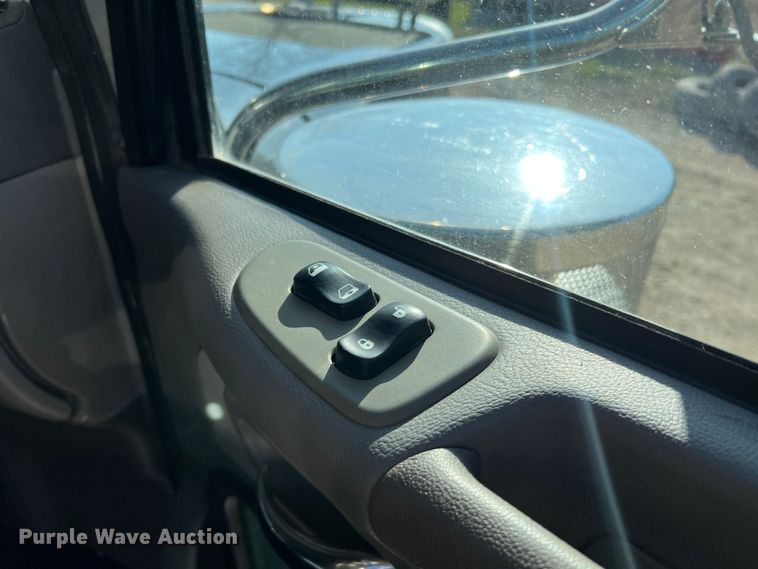 image for item LI9546 2006 Peterbilt 379  semi truck