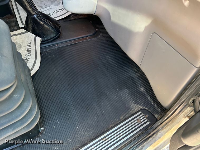 image for item LI9546 2006 Peterbilt 379  semi truck