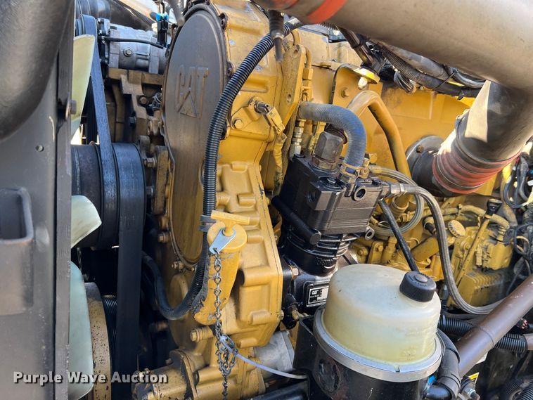 image for item LI9546 2006 Peterbilt 379  semi truck